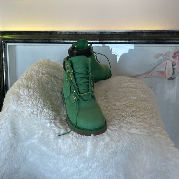 Timberland green genuine leather collectable special addition boots men or women